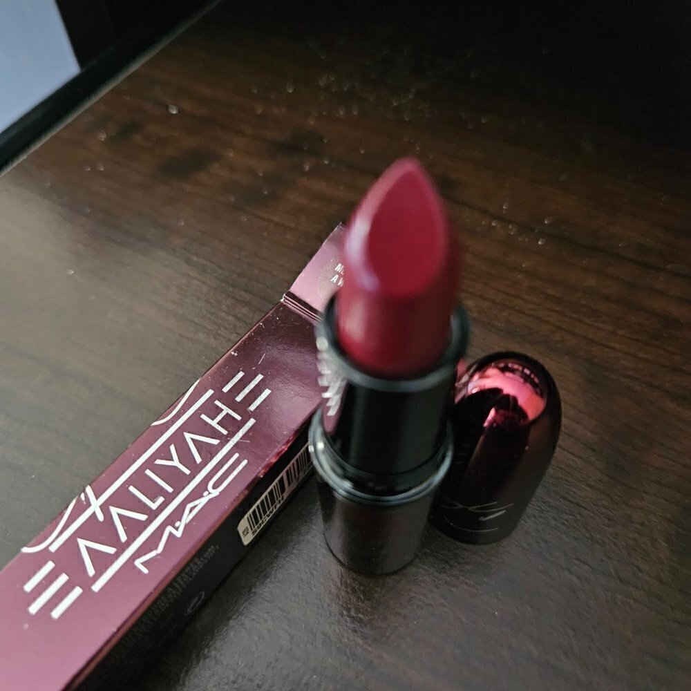 Mac Aaliyah Lipstick" More Than a Woman - Cool deep red" LIMITED EDITION… - Picture 5 of 8